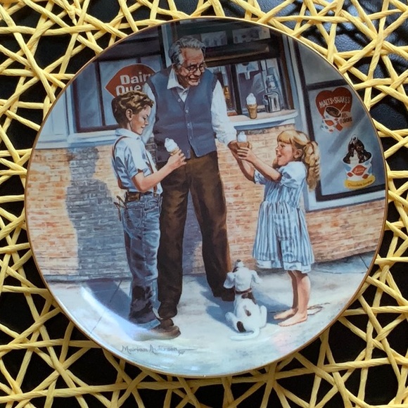 Dairy Queen Advertising Collectible 50th Anniversary 1990 Sharing A Treat - Picture 2 of 3